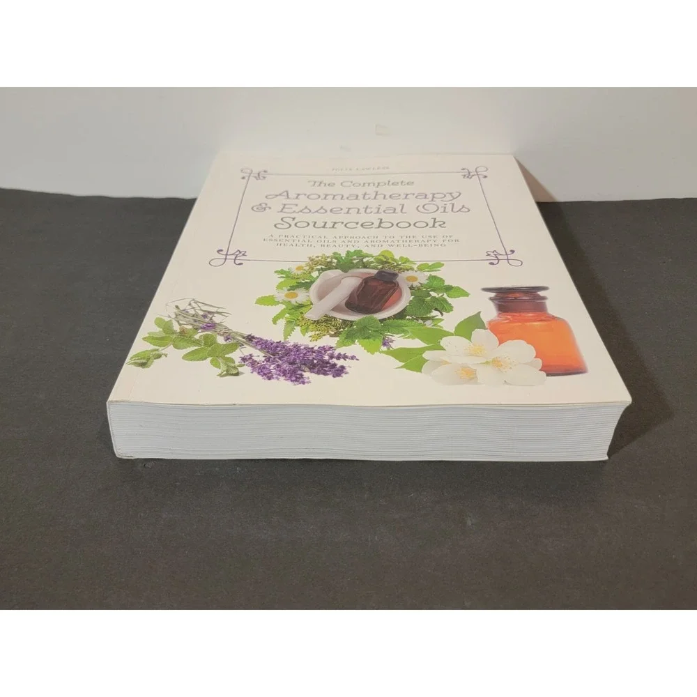 The Complete Essential Oils Sourcebook... by Lawless, Julia Paperback / Softback
